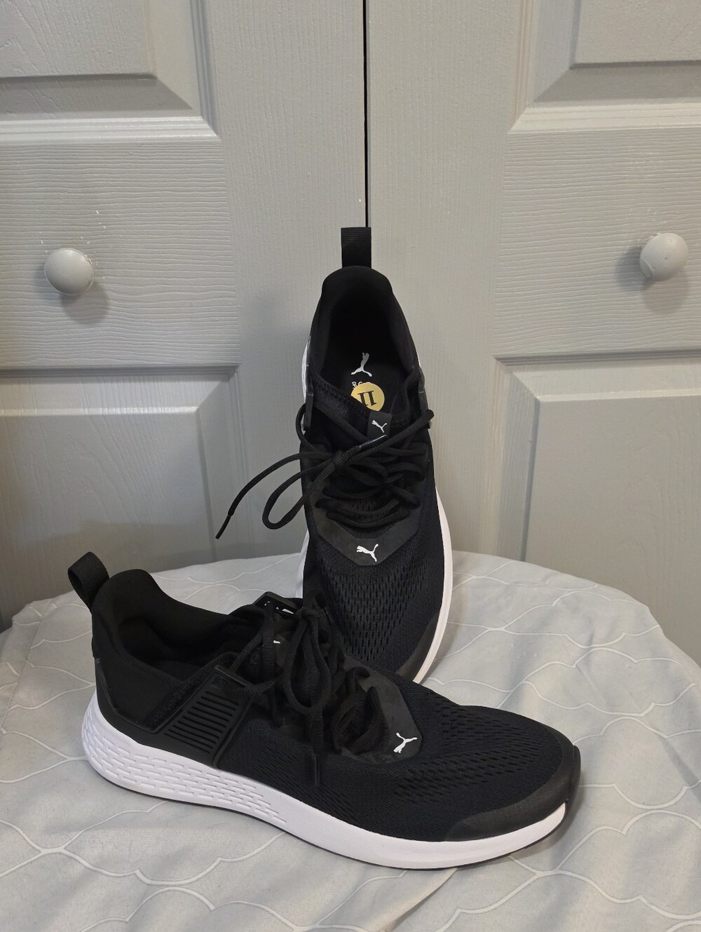 Puma Men's Black with White Sole Athletic Running Shoes NWOB size 11